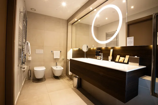 غرفة قياسية بسريرين كوين، Mercure Almaty City Center 7/9