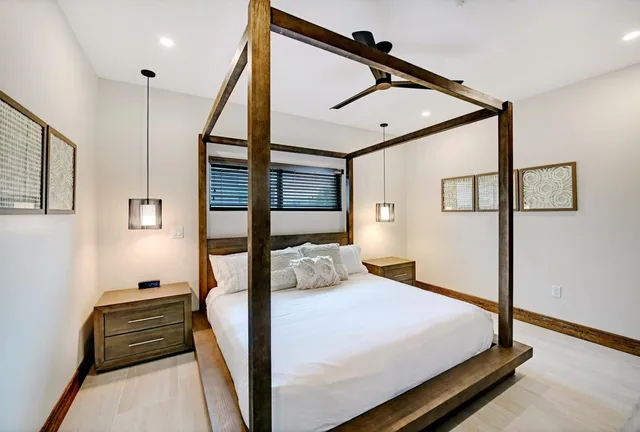 1 Bedroom, Suite, King Bed, Beach Side, Sofa، Bali Hai Beachfront Resort And Spa 3/5