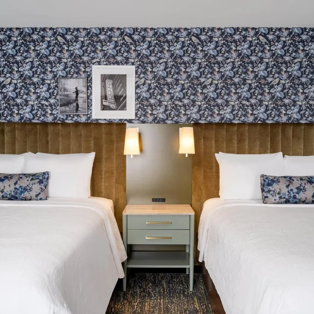 جناح، The Darwin Hotel 1/10