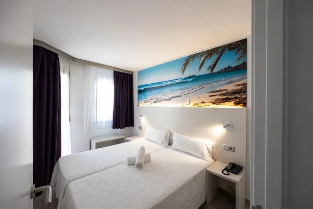 2 Bedrooms, Family, Apartment, 2 Double Beds, City View, Sofa, Balcony, Aparthotel Miami Park 1/2