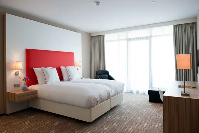 Superior, Twin Beds, Van der Valk Hotel A4 Schiphol 4/5