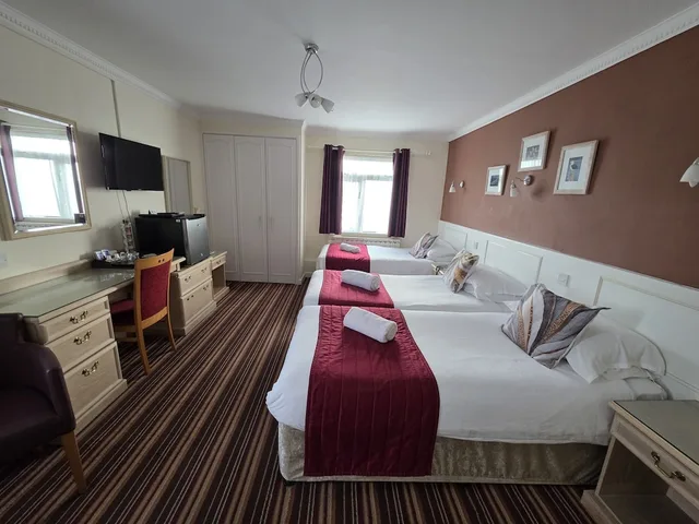 Suite, 1 King and 1 Single Beds, Inland View، Marina Metro 2/4
