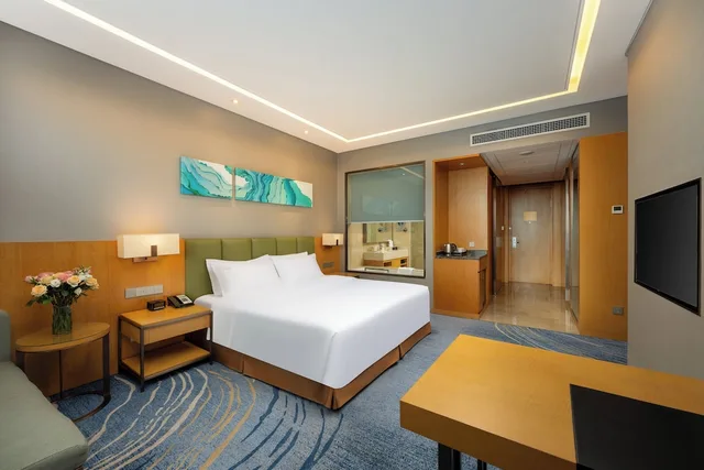 غرفة قياسية بسرير كينج بإطلالة على المدينة، Holiday Inn Neijiang Riverside 1/9