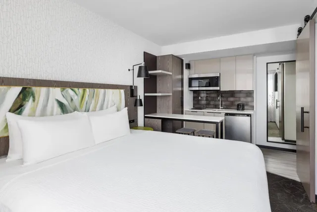 استوديو بسرير كينج بشرفة، TownePlace Suites by Marriott New York Manhattan/Chelsea 3/10