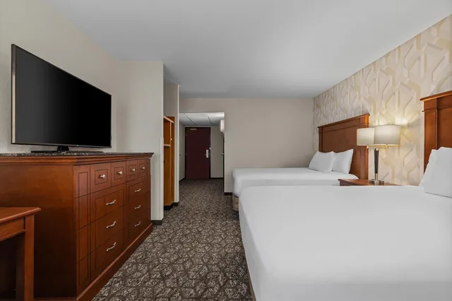 غرفة بسريرين كوين لذوي الإعاقة، Drury Inn and Suites Creve Coeur St Louis 2/4