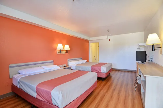 غرفة ديلوكس بسريرين كوين، Motel6 Twentynine Palms, CA 2/6