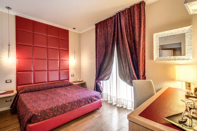 غرفة قياسية بسرير كينج، Boutique Hotel Roma 1/10