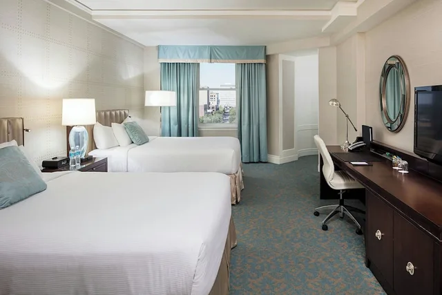 غرفة بسريرين كوين بإطلالة على المدينة، Delta Bessborough 2/3