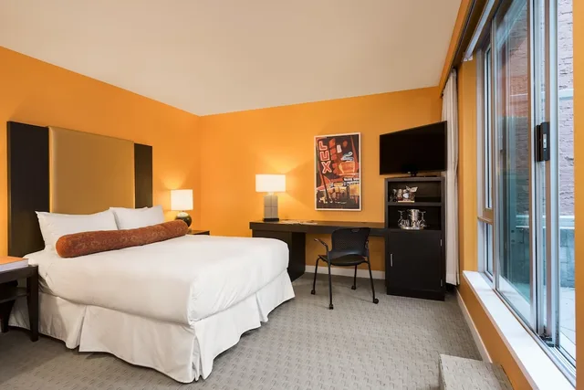 Courtyard, Deluxe, Queen Bed، Opus 3/6