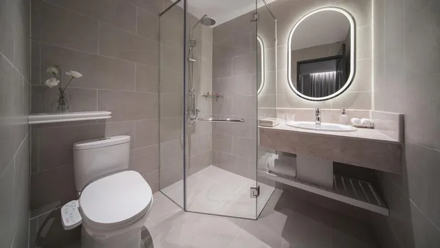 Twin Beds, No Window، Silverland May Hotel 4/5