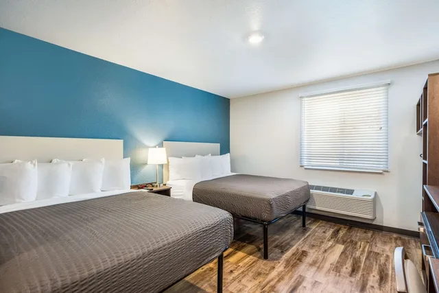 غرفة بسريرين كوين لذوي الإعاقة، WoodSpring Suites Bradenton 1/6