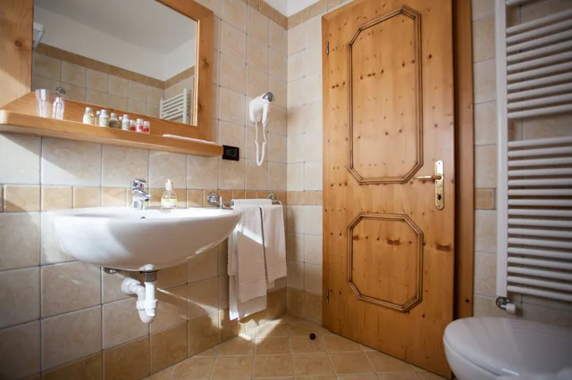 Deluxe, King Bed, La Vallee Blanche Hotel 8/10