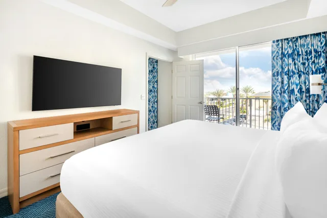 جناح بسرير كينج بشرفة بغرفة نوم واحدة، The Cove on Ormond Beach, a Hilton Vacation Club 1/4