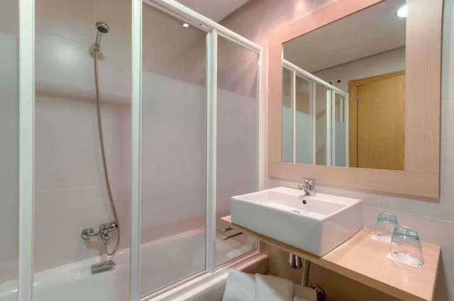 غرفة سوبيريور بسرير كوين، Hotel Puertollano 3/3