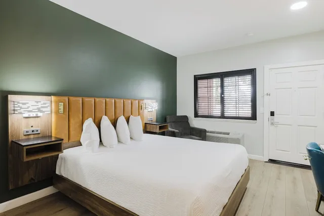 غرفة قياسية بسرير كينج لذوي الإعاقة، SureStay by Best Western Morgan Hill 1/10