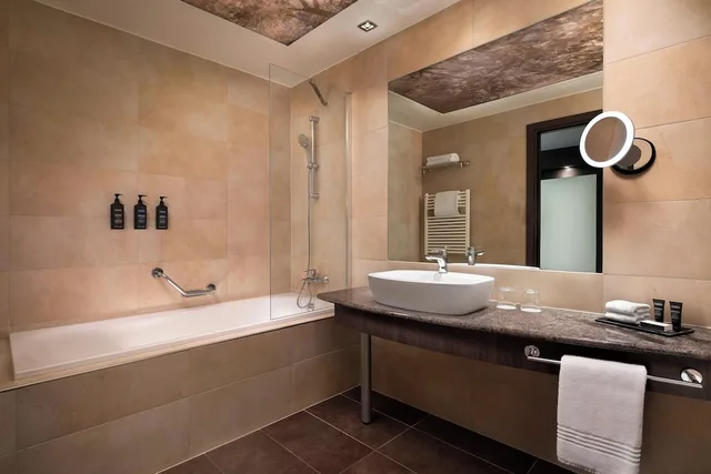 غرفة تنفيذية بسريرين كوين، Sheraton Milan Malpensa Airport Hotel & Conference Centre 5/6