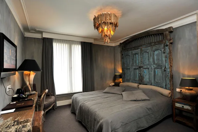 Theme, Superior, Twin Beds، Golden Tulip West Ende 1/10