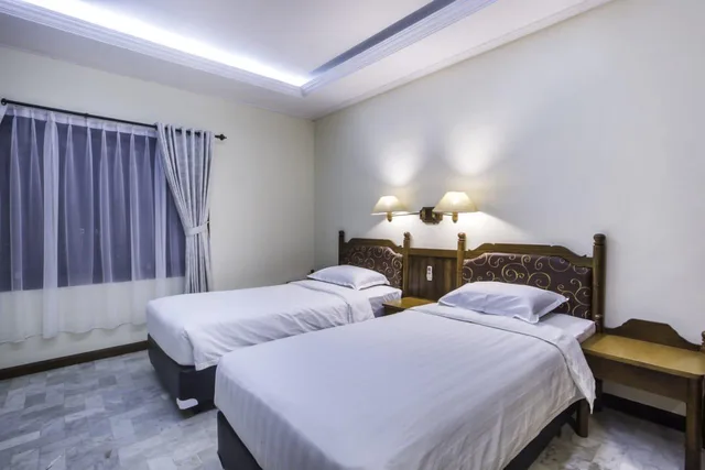 Room, Twin Beds, Pool View, Bali Bungalo Hotel 1/2