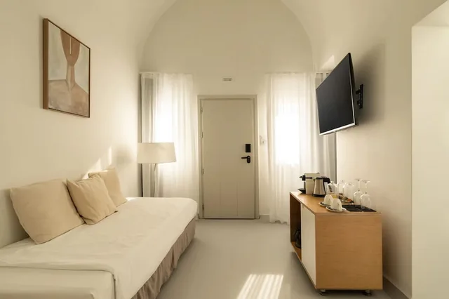 Deluxe, Queen Bed, Caldera View، Rocabella Deluxe Suites And Spa 1/3