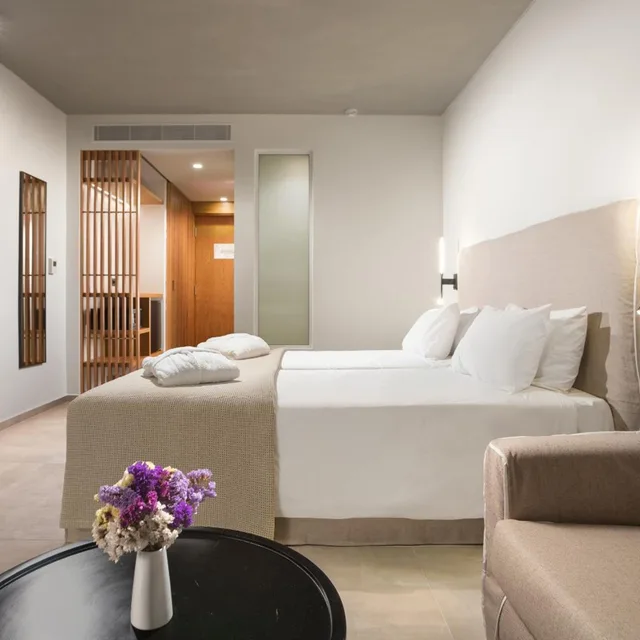 غرفة بسريرين منفصلين بإطلالة على الحديقة، Caravia Beach 3/5
