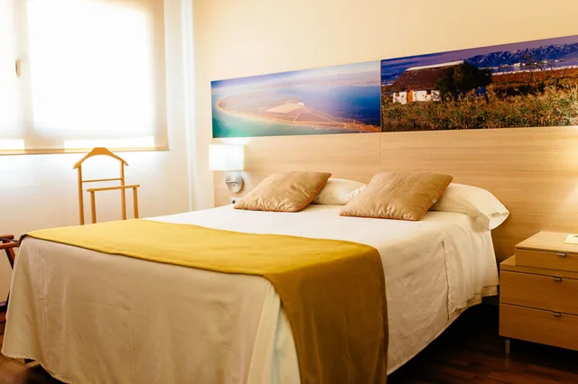 Standard, Queen Bed, Hotel L Algadir 2/5