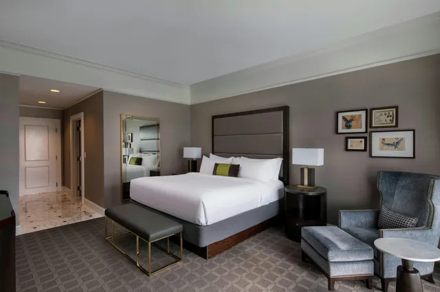 غرفة بسرير كينج، The Ballantyne A Luxury Collection Hotel Charlotte 1/3