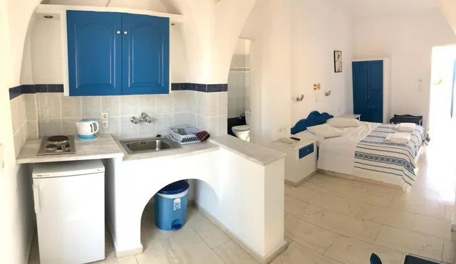 غرفة ديلوكس بسرير مزدوج بشرفة، Dioskouri Art Villas 4/9