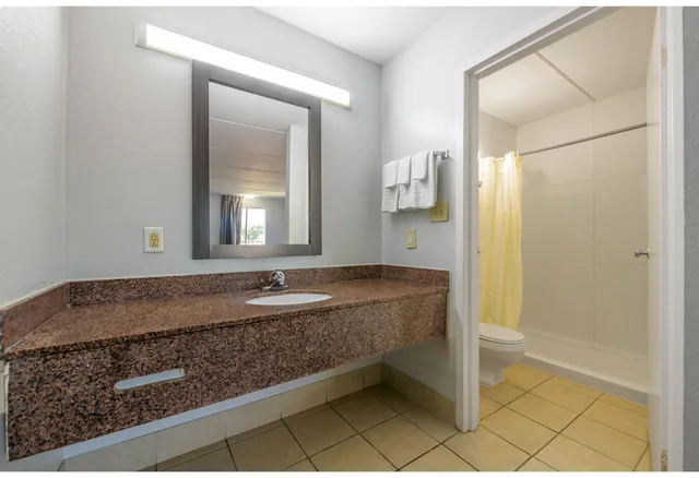 Suite, King Bed, Sofa, Kitchen, Motel6 Stockbridge, GA - Hwy 138 W 3/3