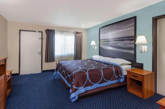 غرفة قياسية بسرير كينج للمدخنين، Super 8 by Wyndham El Cajon/San Diego 3/5