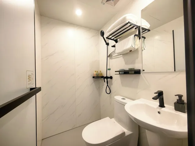 غرفة سوبيريور عائلية بسرير مزدوج وسرير فردي، Beijing Dongdan Hotel 3/3