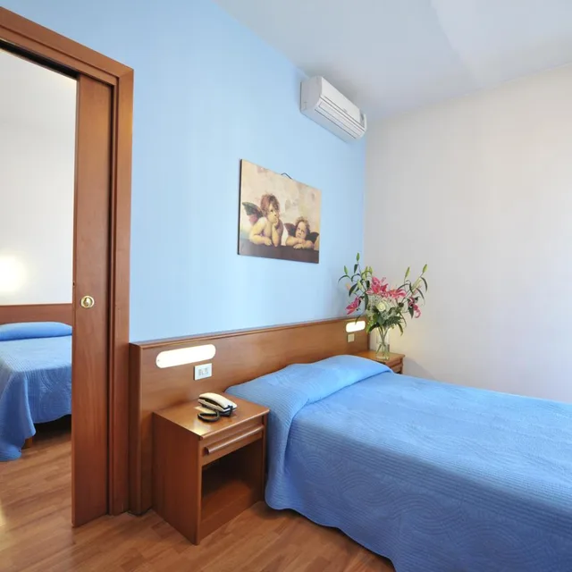 غرفة رباعية، Astor Hotel Perugia 1/9