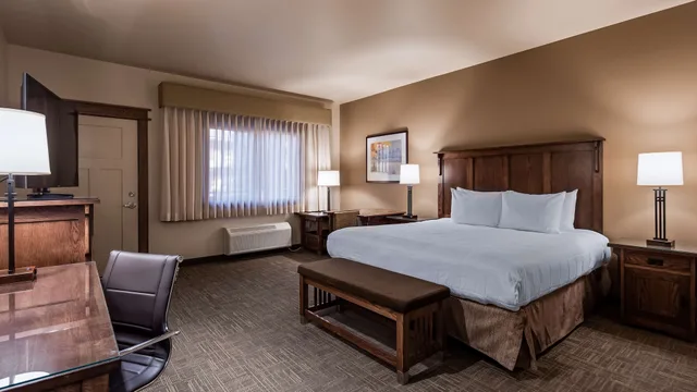 Standard, King Bed, Balcony, Large, Best Western Plus High Country Inn 5/10