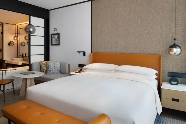 Guest Room, Superior, King Bed, Middle Floor، Sheraton Xi an Chanba 1/3