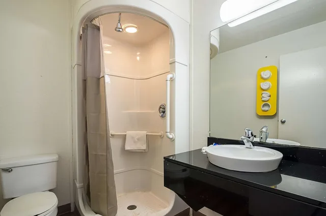 غرفة قياسية بسرير كوين لذوي الإعاقة، Motel6 Bessemer, AL - Birmingham 7/9
