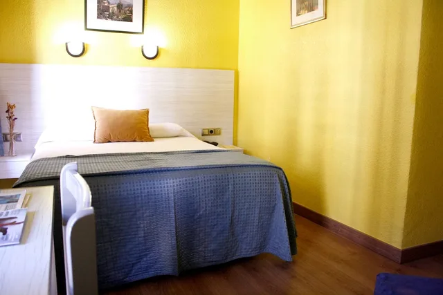 غرفة تقليدية بسرير كوين، Hotel Universal Murcia 8/10