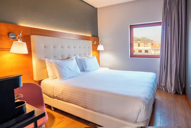 Family, Single, King Bed, Silken Amara Plaza 4/5