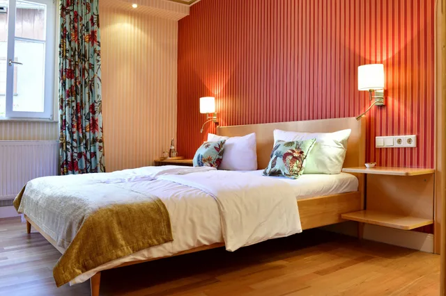 غرفة كلاسيكية بسرير كينج، Romantik Hotel Markusturm 2/6