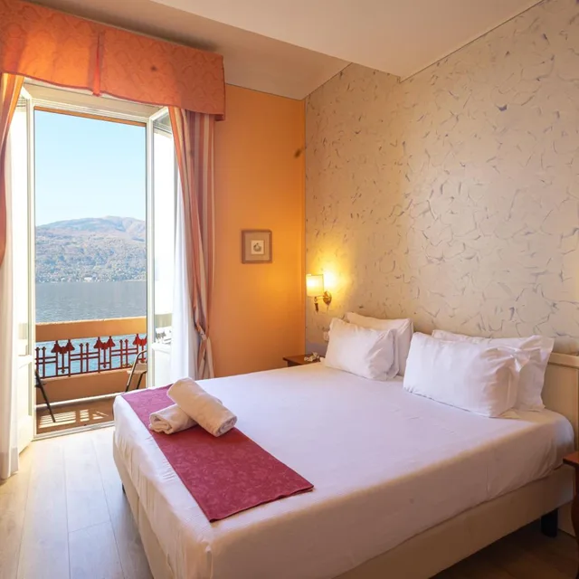 غرفة ديلوكس بسرير مزدوج أو سريرين منفصلين بإطلالة على البحيرة بشرفة، Hotel Pallanza 2/10