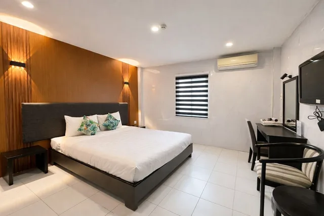 غرفة سوبيريور بسرير مزدوج، Holiday Hotel 5/10