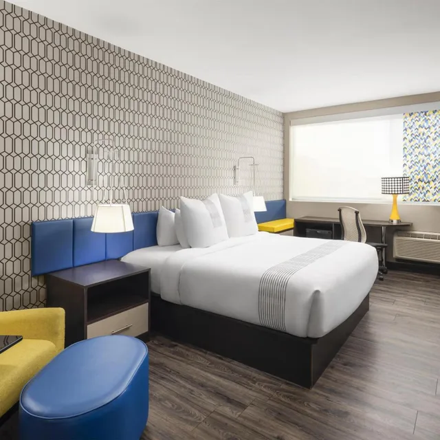 غرفة كبيرة بسرير كينج لذوي الإعاقة، Glo Best Western Dawley Farms In Sioux Falls 3/7