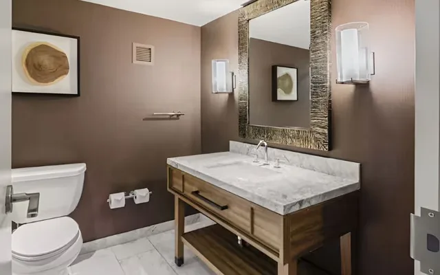 Room, Parlor, Sofa، Hilton Salt Lake City Center 1/1