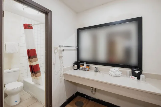 غرفة ديلوكس بسرير كينج بمطبخ، Red Roof Inn Morgan City 5/6