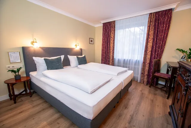 غرفة قياسية بسرير كوين، Acanthushotel Munich 6/10