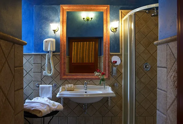 غرفة كلاسيكية بسرير كوين، Hotel Golden 3/3