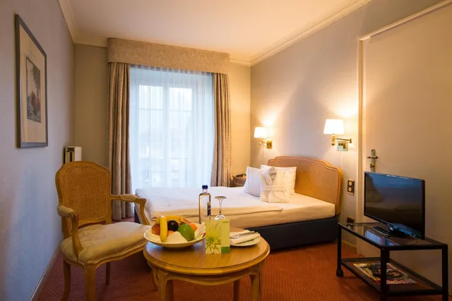 غرفة مفردة بشرفة، Grand Hotel Beau Rivage 4/10