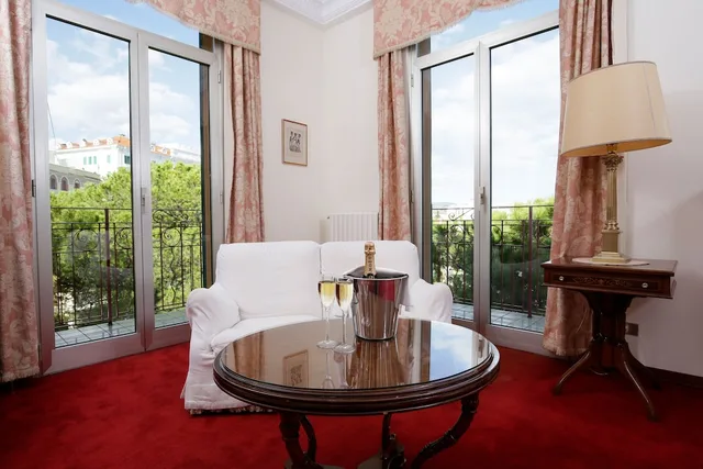 جناح بسرير مزدوج، Grand Hotel Londra 3/6