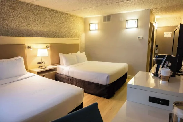 Room, 2 Queen Beds, Exterior Entrance، Radisson Hotel Fort St. John, BC 1/2