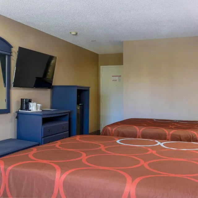 غرفة سوبيريور بسرير كوين، Orange Tustin Inn 2/4