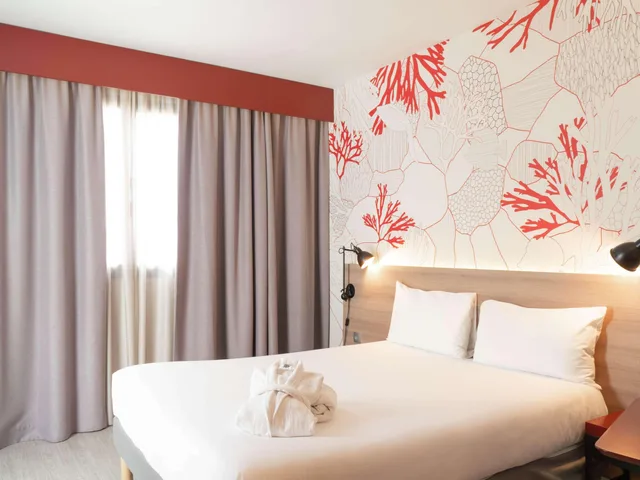 غرفة قياسية بشرفة، ibis Styles Barcelona City Bogatell 2/4