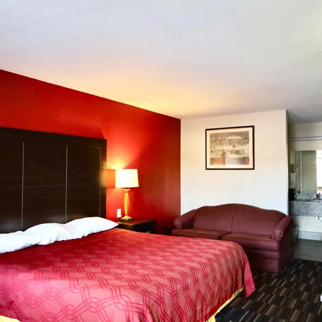 غرفة بسرير كينج للمدخنين لذوي الإعاقة، Rodeway Inn Pauls Valley 2/4
